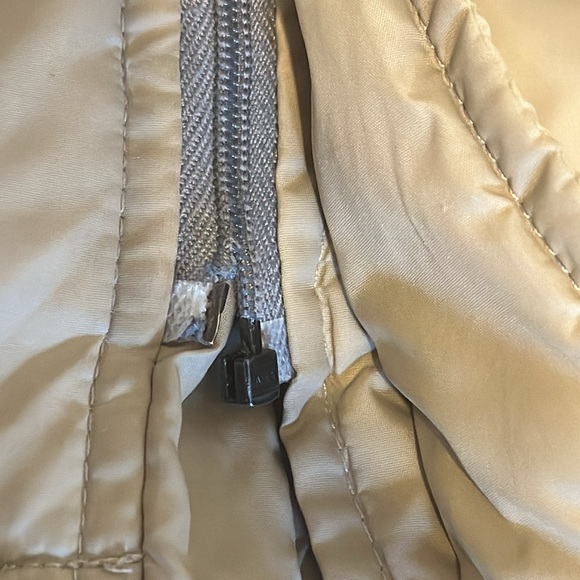 Burberry  kid’s  down puffer jacket size 18m - Picture 17 of 17